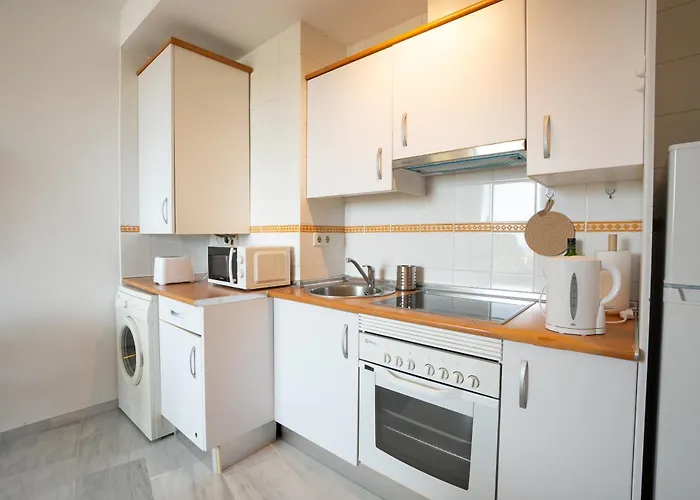 Estudio Con Vistas Al Mar + Garaje Privado Gratis *