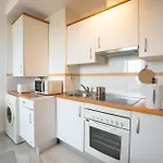 Estudio Con Vistas Al Mar + Garaje Privado Gratis *