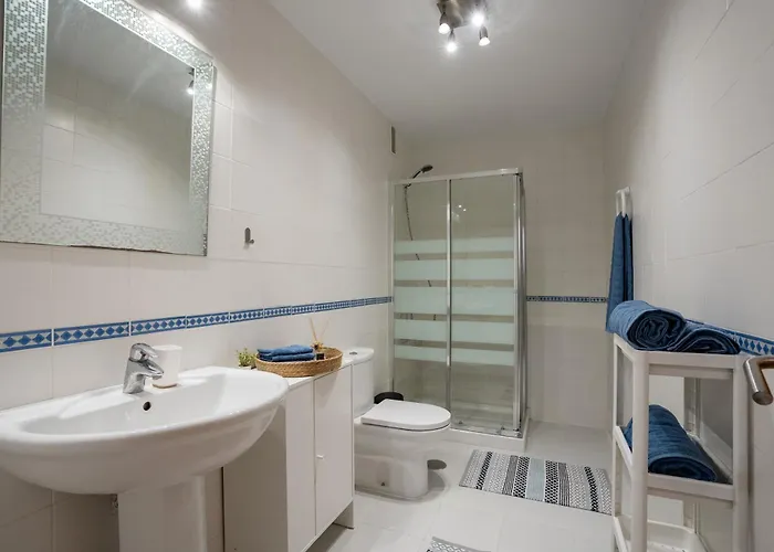 Estudio Con Vistas Al Mar + Garaje Privado Gratis شقة فوينخيرولا